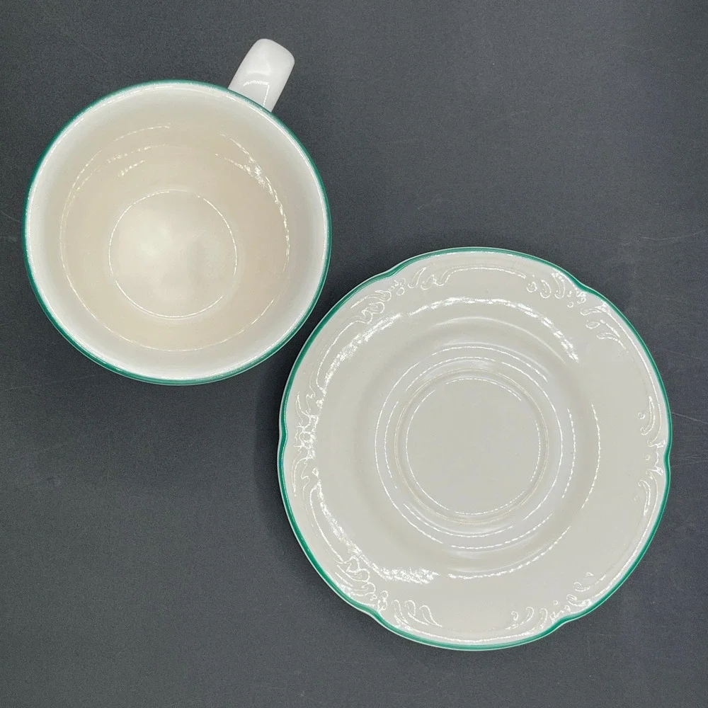 Pfaltzgraff Winterberry Cup Saucer Set 4 Christmas Holiday Stoneware USA As Is
